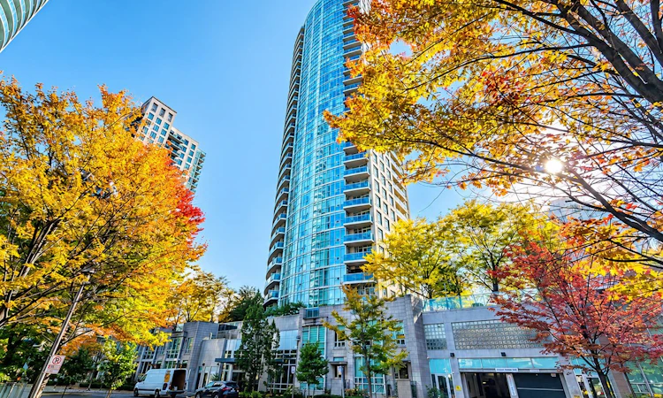 403-70 Absolute Avenue