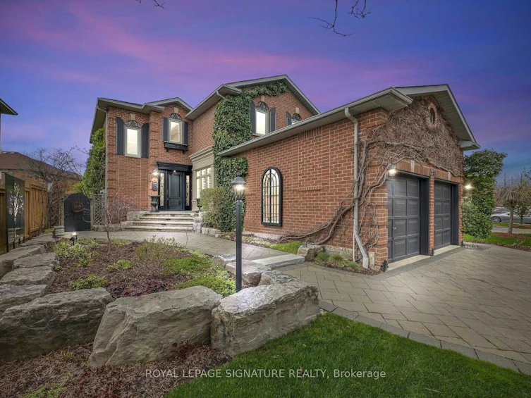 4285 Credit Pointe Drive, Mississauga, ON, L5M 3J8