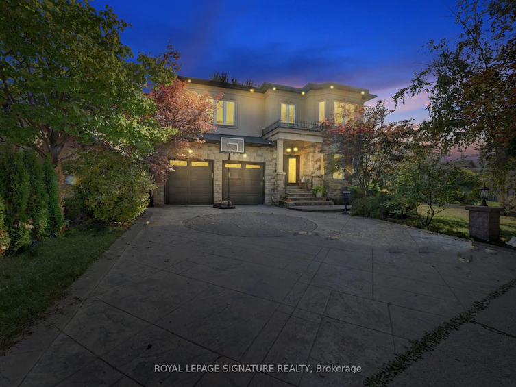 762 Duchess Drive, Mississauga, ON, L4Y 1H7 - 2