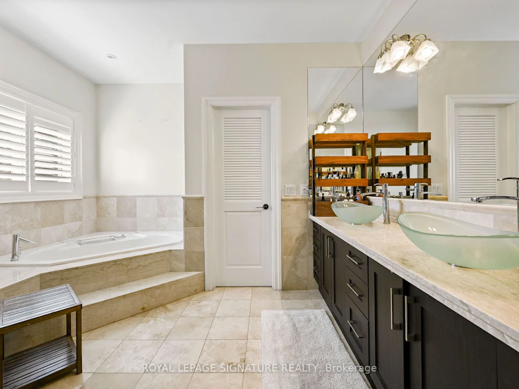 762 Duchess Drive, Mississauga, ON, L4Y 1H7 - 18