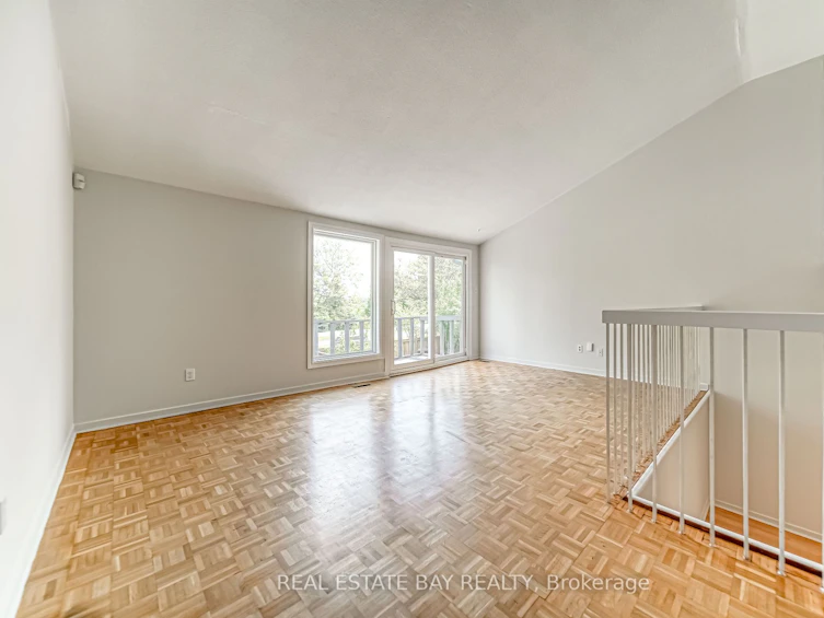 20 Moffatt Court, Toronto, ON, M9V 4E1 - 10