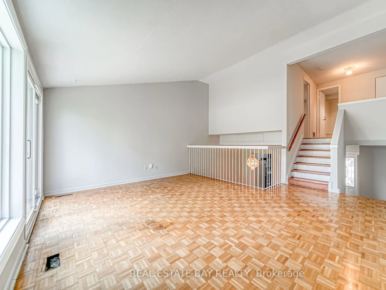 20 Moffatt Court, Toronto, ON, M9V 4E1 - 11