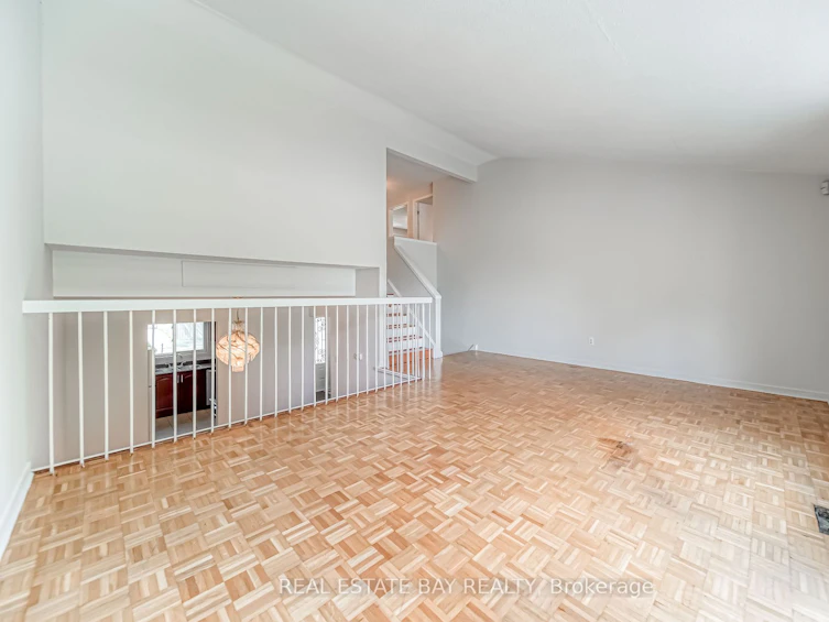 20 Moffatt Court, Toronto, ON, M9V 4E1 - 12