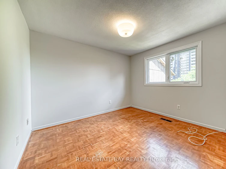 20 Moffatt Court, Toronto, ON, M9V 4E1 - 18