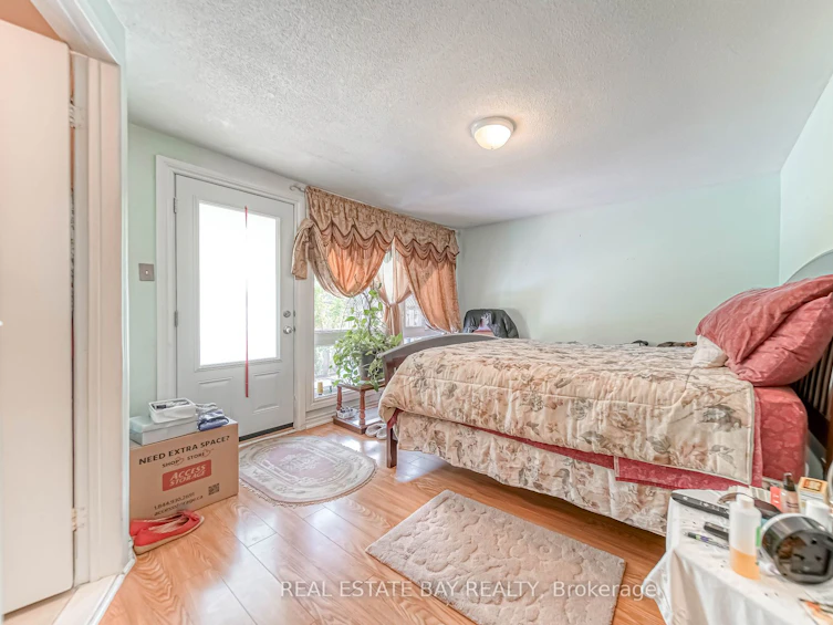 20 Moffatt Court, Toronto, ON, M9V 4E1 - 24