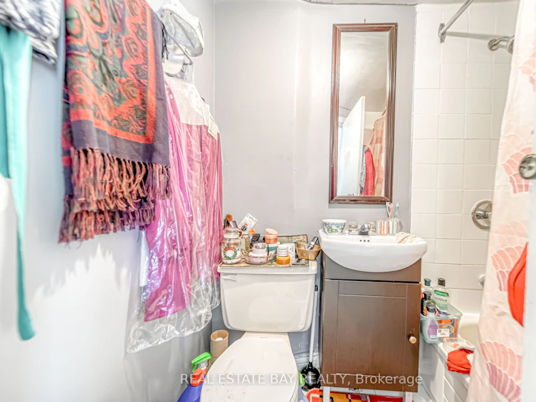 20 Moffatt Court, Toronto, ON, M9V 4E1 - 25