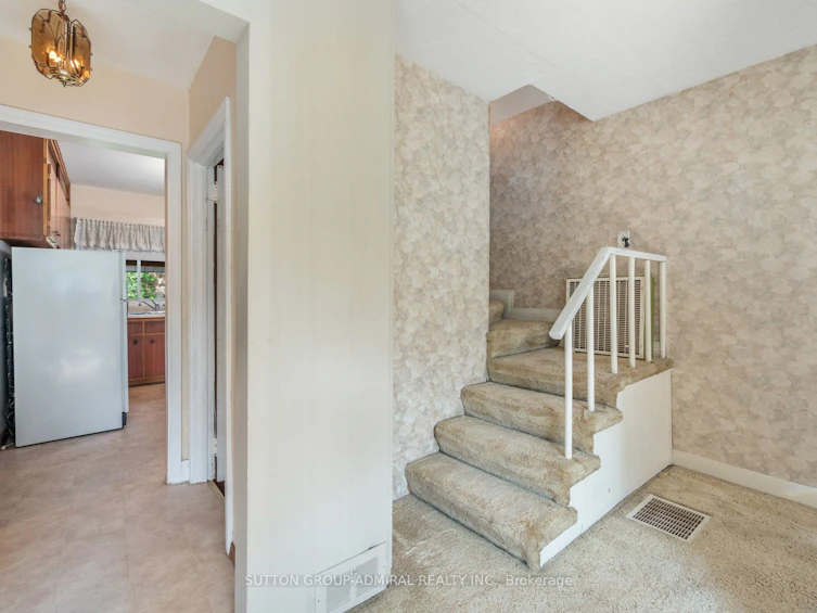 48 Frances Avenue, Toronto, ON, M8Y 3K9 - 13
