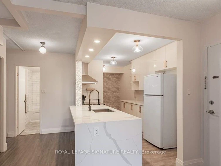 105-320 Dixon Road, Toronto, ON, M9R 1S8 - 4