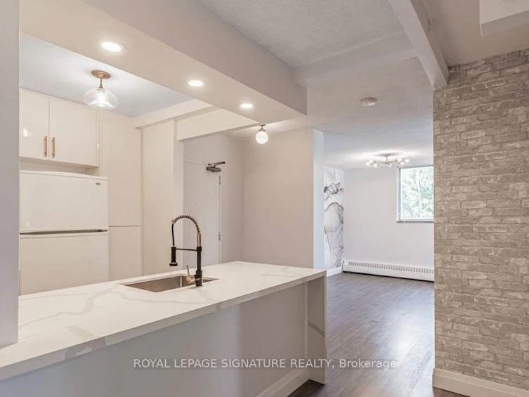 105-320 Dixon Road, Toronto, ON, M9R 1S8 - 5