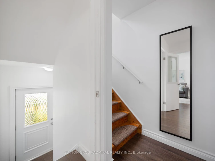 112 Edinborough Court, Toronto, ON, M6N 2E8 - 2