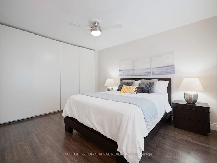 112 Edinborough Court, Toronto, ON, M6N 2E8 - 16