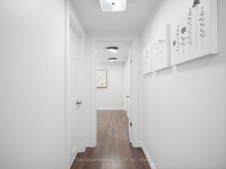 112 Edinborough Court, Toronto, ON, M6N 2E8 - 28