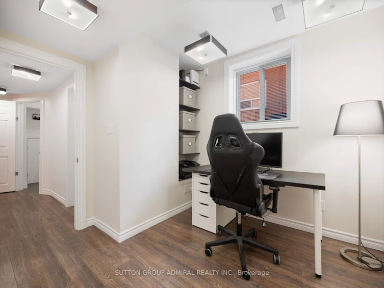 112 Edinborough Court, Toronto, ON, M6N 2E8 - 30