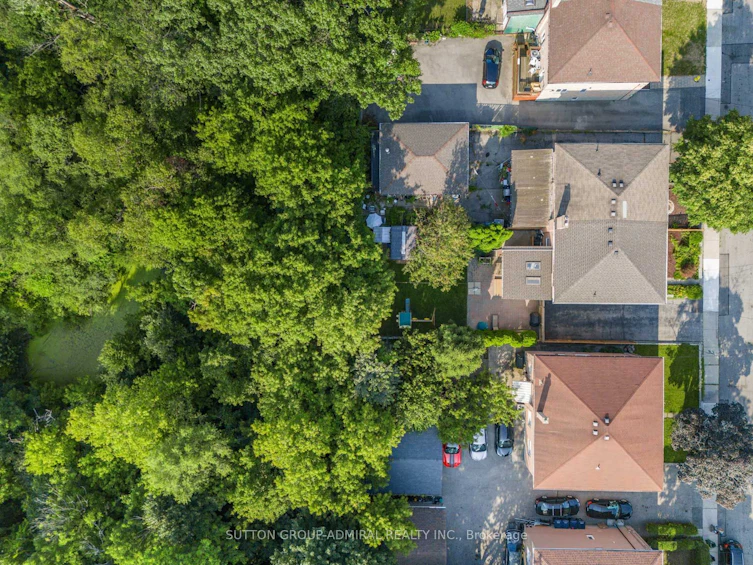 112 Edinborough Court, Toronto, ON, M6N 2E8 - 39