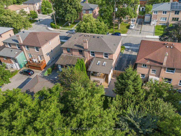 112 Edinborough Court, Toronto, ON, M6N 2E8 - 40