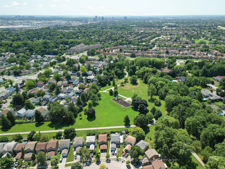 12 Hector Court, Brampton, ON, L6S 1P1 - 32
