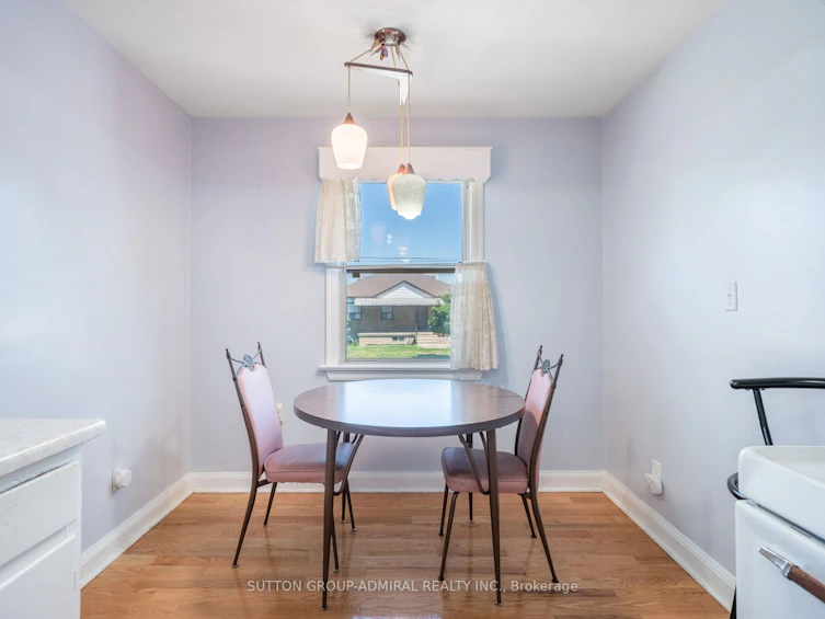 50 Dorsey Drive, Toronto, ON, M6L 3B9 - 5
