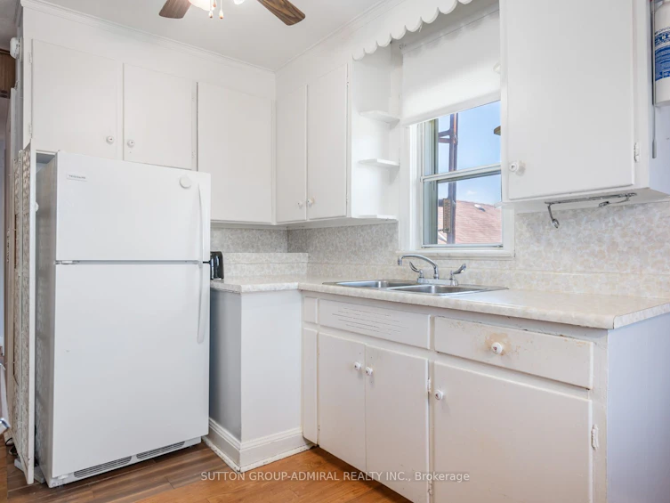 50 Dorsey Drive, Toronto, ON, M6L 3B9 - 7
