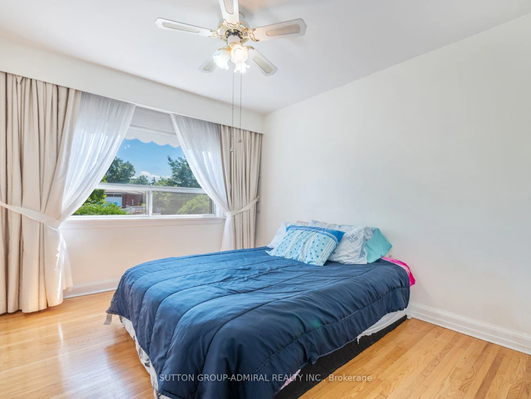 50 Dorsey Drive, Toronto, ON, M6L 3B9 - 9