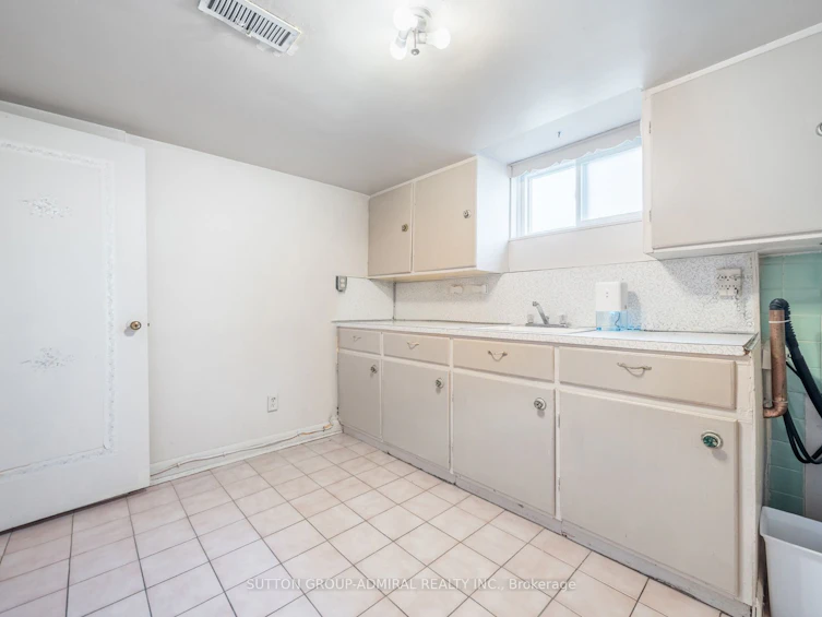 50 Dorsey Drive, Toronto, ON, M6L 3B9 - 17