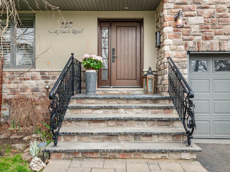 138 Chapman Road, Toronto, ON, M9P 1G3 - 2