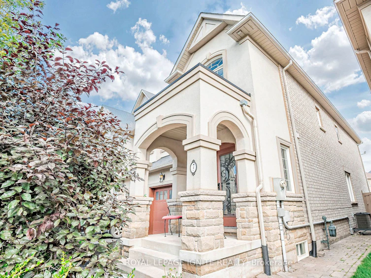 7 Beachville Circle, Brampton, ON, L6X 0V4 - 2