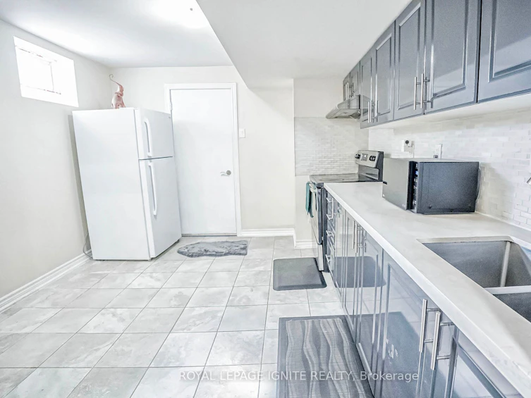 7 Beachville Circle, Brampton, ON, L6X 0V4 - 33