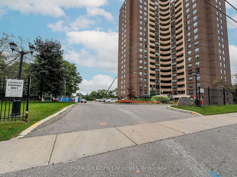 2011-61 Richview Road, Toronto, ON, M9A 4M8 - 2