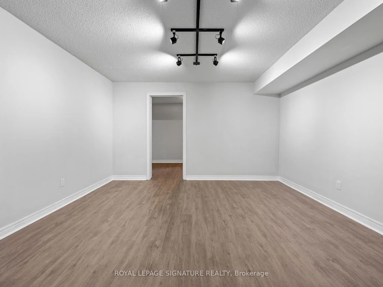 860 Saint Clarens Avenue, Toronto, ON, M6H 3X6 - 28