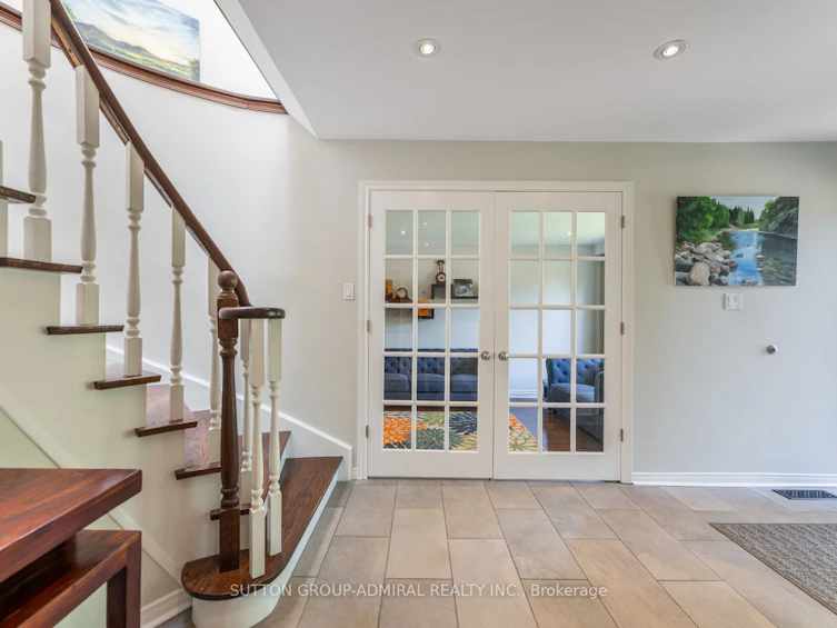 1370 Lancaster Drive, Oakville, ON, L6H 3B9 - 3