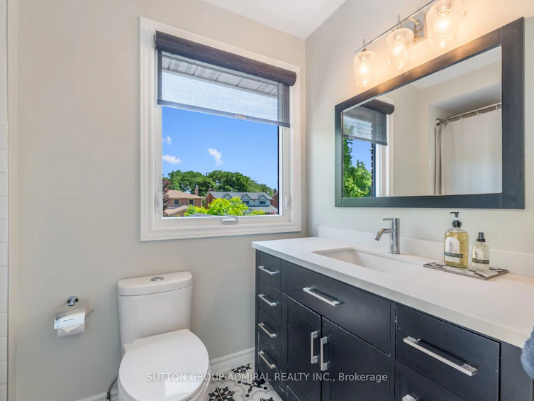 1370 Lancaster Drive, Oakville, ON, L6H 3B9 - 25