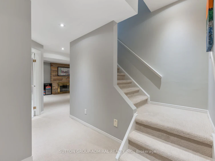 1370 Lancaster Drive, Oakville, ON, L6H 3B9 - 26