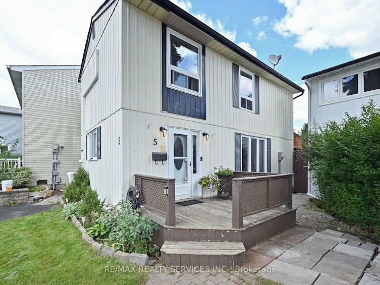 5 Hedgeson Court, Brampton, ON, L6S 1P2
