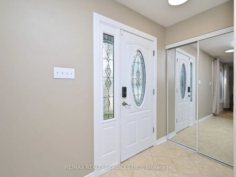5 Hedgeson Court, Brampton, ON, L6S 1P2 - 4