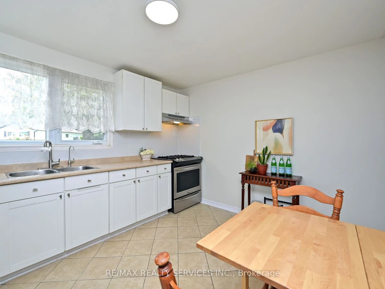 5 Hedgeson Court, Brampton, ON, L6S 1P2 - 5