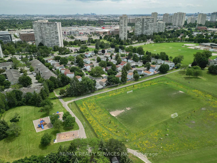 5 Hedgeson Court, Brampton, ON, L6S 1P2 - 35