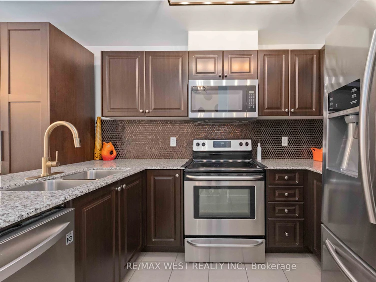 111-256 Royal York Road, Toronto, ON, M8V 1Y8 - 8