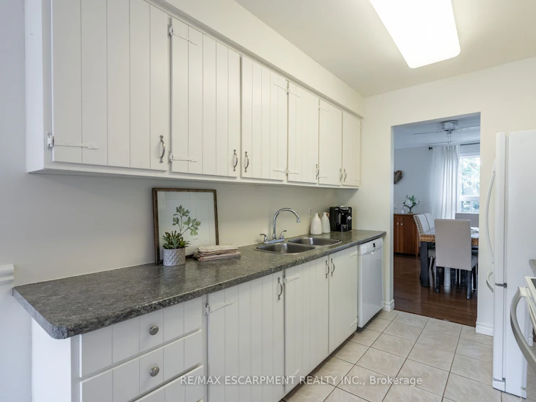 3-1552 Kerns Road, Burlington, ON, L7P 3A7 - 6