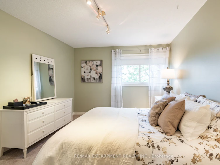 3-1552 Kerns Road, Burlington, ON, L7P 3A7 - 17