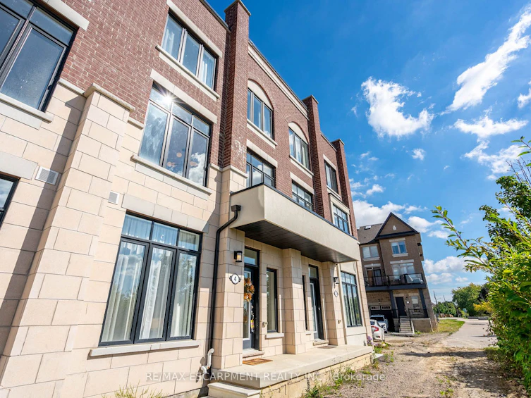 4 Springdale Avenue, Caledon, ON, L7C 4L4 - 2