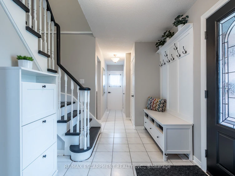 2083 Edgebank Court, Burlington, ON, L7M 2S8 - 4