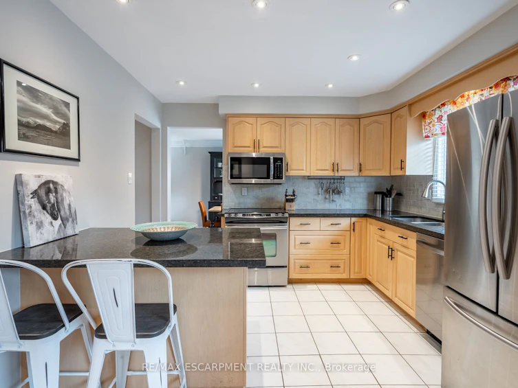 2083 Edgebank Court, Burlington, ON, L7M 2S8 - 11