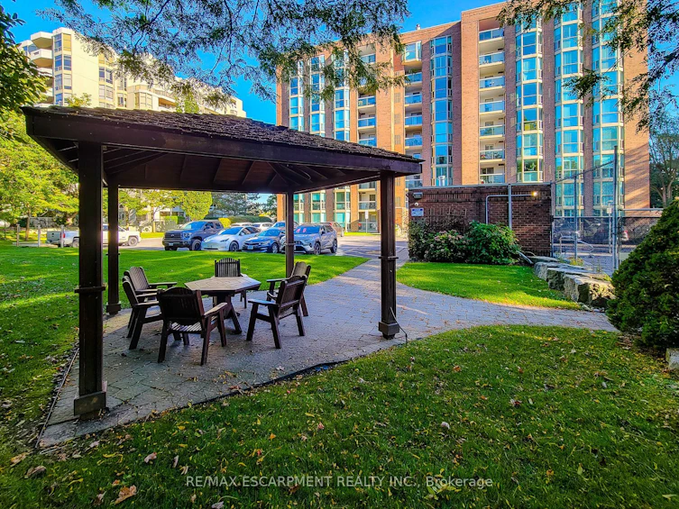 108-1225 North Shore Boulevard, Burlington, ON, L7S 1Z6 - 4