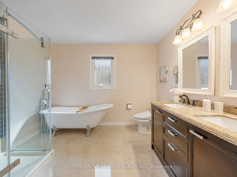 6154 Silken Laumann Way, Mississauga, ON, L5V 1A2 - 18
