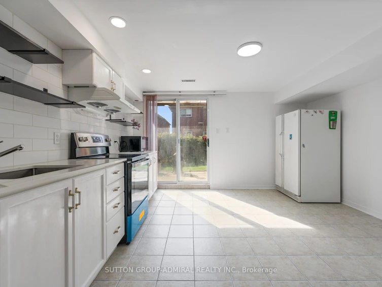 6154 Silken Laumann Way, Mississauga, ON, L5V 1A2 - 30