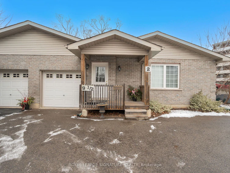 2-9 1/2 York Street, Hamilton, ON, L9H 1L3