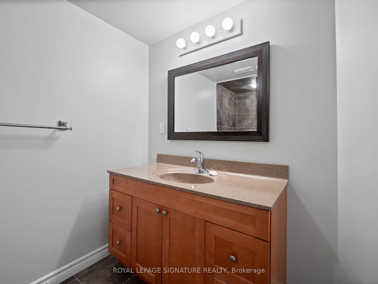 2-9 1/2 York Street, Hamilton, ON, L9H 1L3 - 17