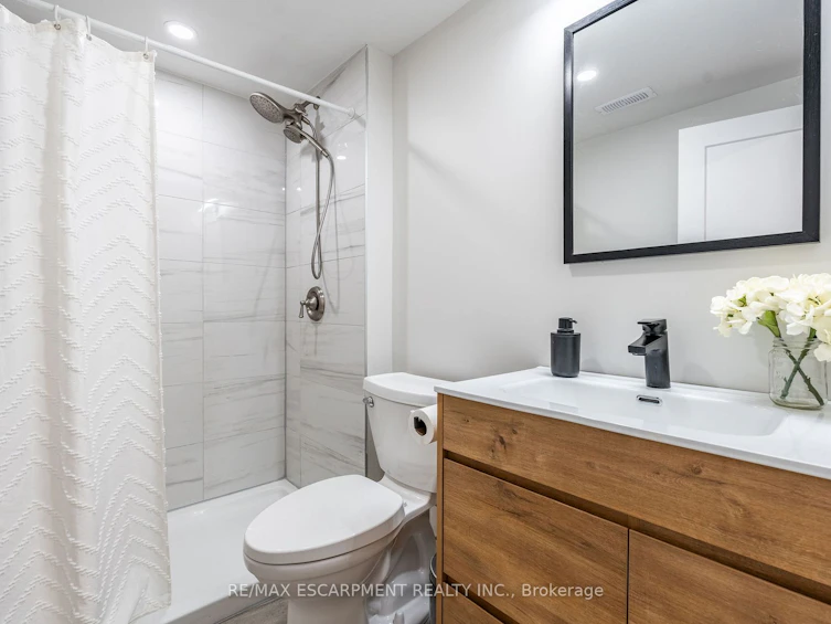 141 Buckingham Drive, Hamilton, ON, L9C 2G8 - 34