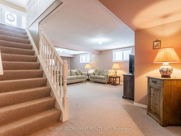 22 Mansfield Drive, Brant, ON, N0E 1N0 - 32