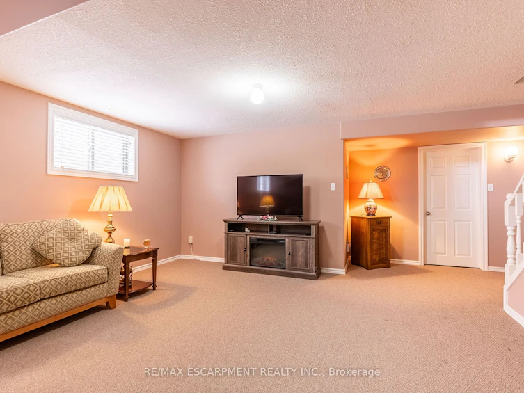 22 Mansfield Drive, Brant, ON, N0E 1N0 - 37